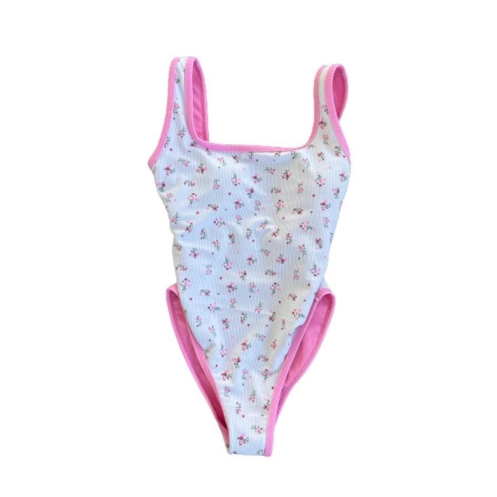 Lain Snow Airlie Beach 1 piece suit size XL